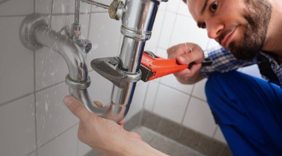 Expert burst pipe repair services in Bob White, WV